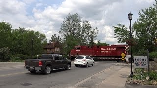 CP 8944 at Alliston (29MAY2016)