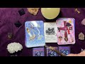 2024年2月8日LOVE IS THE EARTH CRYSTAL TAROT BY MELODY とHAPPY ORACLE STONE CARD　BY KREHAで今日を幸運に！