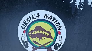 قبیله سیکسیکا پیشینه و طبیعت در میستاسکویSiksika  Nation Heritage and Nature at Miistakskoiyi vid 1