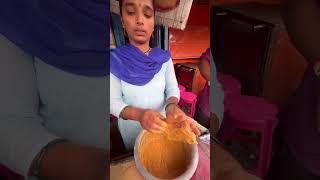 Hardworking aunty selling jumbo bread pakoda in Kolhapur