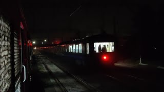 Early Morning Parallel Race And Overtake Of Local Train By 12051 Dadar-Madgaon Janshatabdi Express.