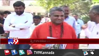 Prasananandapuri Swamiji Meets Sriramulu To Discuss DCM Post For Valmiki Community