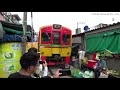 これがうわさの鉄道市場 かさたたみ市場 【タイ国鉄・メークローン駅】 maeklong railway market