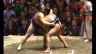 Takahanada vs. Tomoefuji : Hatsu 1992 (貴花田 対 巴富士)