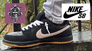 Nike SB Dunk Low Pro black/white-black-gum light brown on feet out and about