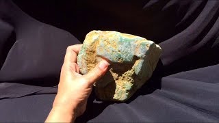 Rough green jadeite jade (4 kg)