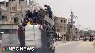 300,000 flee Rafah as Israeli forces encircle city