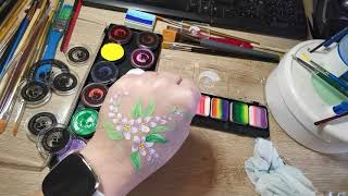 Easy Flower face paint - one stroke petal brush - eenvoudige bloemen