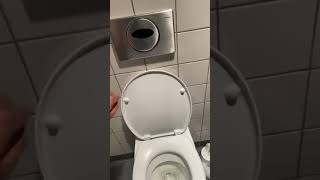 Geberit Sigma10 automatic toilet flush @ Ikea Slependen, Asker, Norway. (part 2)