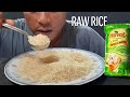 Asmr raw rice eating sounds||makan beras mentah di piring pakek centong||basmati harvest gold