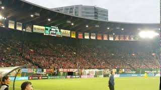 Riveters honor the injured Gabby Seiler at the 35th minute (Her jersey number)