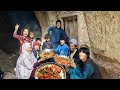 Unforgettable Winter Cave Living: Making The Most Delicious Eggplant Dish!