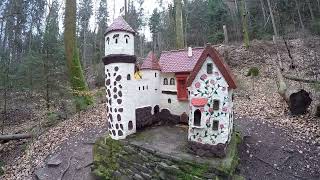 Kleine Wanderung auf dem Obrunnschlucht Märchenpfad