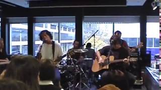 Ween 2003-11-03 Toronto ON HMV Instore Performance (Acoustic)