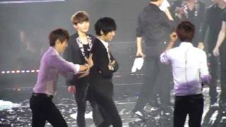 [Fancam] 120219 SS4 Singapore (Day 2) - SJ getting wet Part 3: Yesung, Shindong &   Sungmin