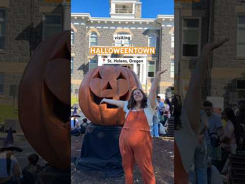 going to the REAL Halloweentown (mini vlog)