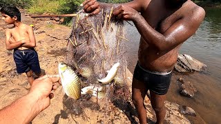 गावातील लोकांची नदीतील तुफान मासेमारी 😳 | koknatil masemari |#best_fishing_video #kokan