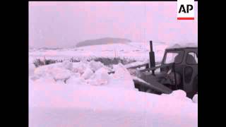 CAR BOGGED IN SNOW  - NO SOUND