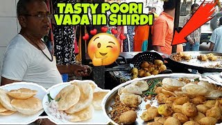 Man Selling Poori Vada for Cheap Price in Shirdi | Street Food Exploring