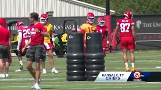 Chiefs Kingdom concerned: Doctor, fans discuss injury to tight end Travis Kelce