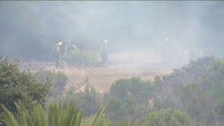 Fire crews battle brush fire in Rancho Peñasquitos, no structures threatened