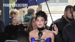 Kylie Jenner create a beautiful chaos @ Paris 29 September 2022 when leaving the show Schiaparelli