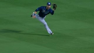 TB@ATL: Kiermaier makes a diving grab to rob Maybin