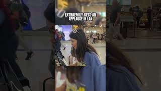 ExtraEmily gets an applause at LAX