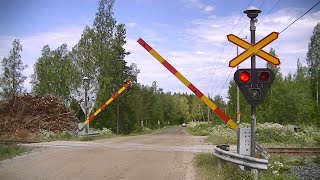 Spoorwegovergang Sänkimäki (FIN) // Railroad crossing // Tasoristeys