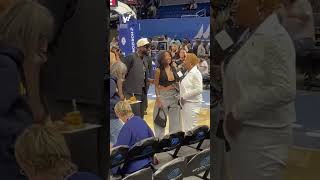 Dwyane Wade and Gabrielle Union watch the WNBA's Chicago Sky | Yahoo Sports