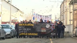 Radnici GSP-a i studenti blokirali centar Beograda: Bez saobraćaja na Trgu.Izvor:Savski nasip