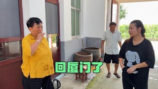 阿青出发回厦门了，公公婆婆又忍不住哭了，朋友抓了好多海鲜送来