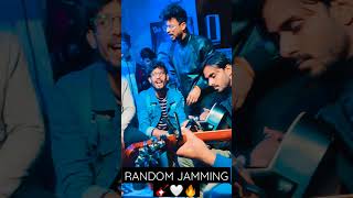 Public reaction on live singing 🎸#jaipur|Jaipur Jam Cafe🔥|#shorts #publicreaction#music#live#clapbox