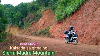 Kalsada sa gitna ng Sierra Madre mountain near Metro Manila