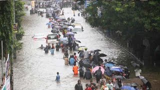 മുംബൈയില്‍ ശക്തമായ കാറ്റും മഴയും: വ്യാപകമായ നാശനഷ്ടം