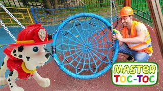 Master Toc-Toc №14 - Vidéo pour enfants de la Pat Patrouille. Sur le balançoire