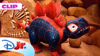 MARVEL SPIDEY Y SU SUPEREQUIPO: La aventura de buscar fósiles 🦕 | @DisneyJuniorES