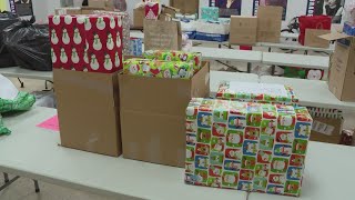 JCPS brings Christmas to unhoused students