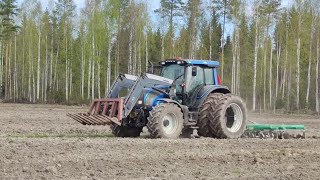 Karhitus / Äestys Valtra N 141 \u0026 Kronos 4200 lapiorullaäes