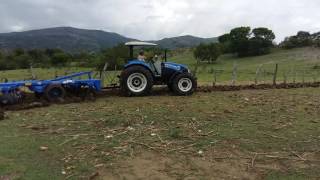 New Holland TD5.100 en Elias Piña