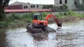 EIK AM80 Amphibious Excavator with Doosan DX80