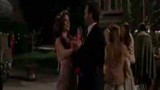 Luke and Lorelai- Dance Scene