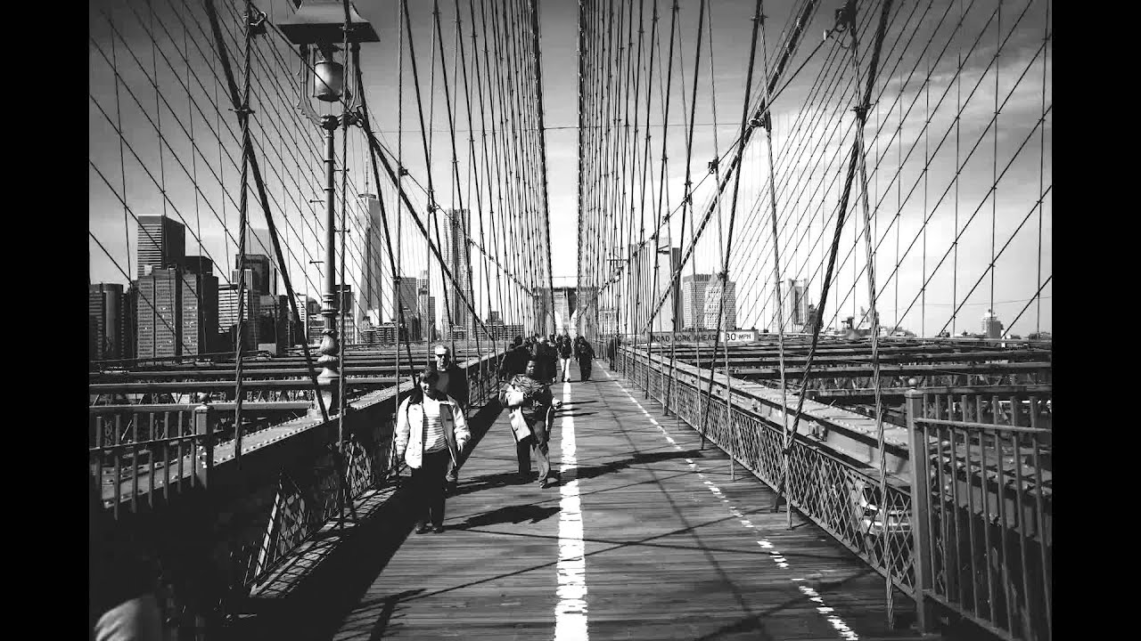 Walking Across Brooklyn Bridge In 1,177 Photos - YouTube