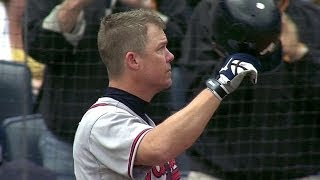 ATL@PIT: Chipper cheered by fans, singles in final AB