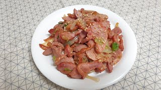 훈제오리볶음 Stir-fried smoked duck