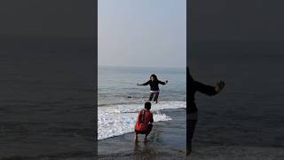 উত্তাল সমুদ্রে উড়ন্ত ফটোশুট 📸 #ytshorts #digha #waves #viralphotoshoot #viral