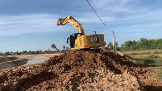 CAT-Excavater dig Canal