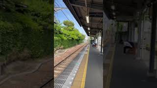 由比ヶ浜駅にて入線待ち