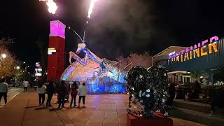 Can you believe Preying Mantis spitting fire Fremont Street Las Vegas? Check this out! #subscribe