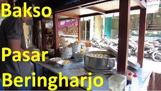 Bakso Pasar Beringharjo Yogyakarta | Meatball soup in Traditional market Beringharjo Jogja Indonesia